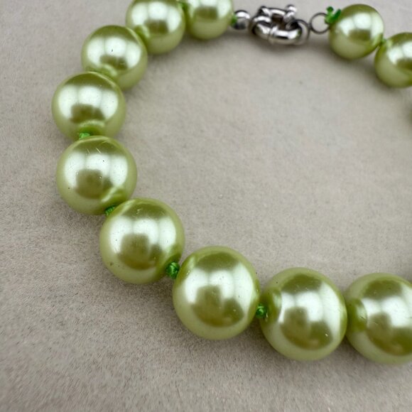 Green Glass Pearl Bead Bracelet With Silver-Tone Clasp Ladies Jewelry - Picture 3 of 6